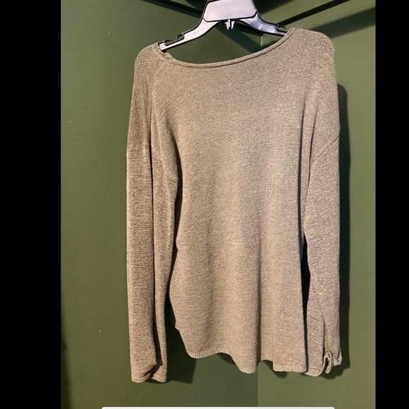 🌟Green Knit Long-sleeved Top🌟 - Picture 2 of 7